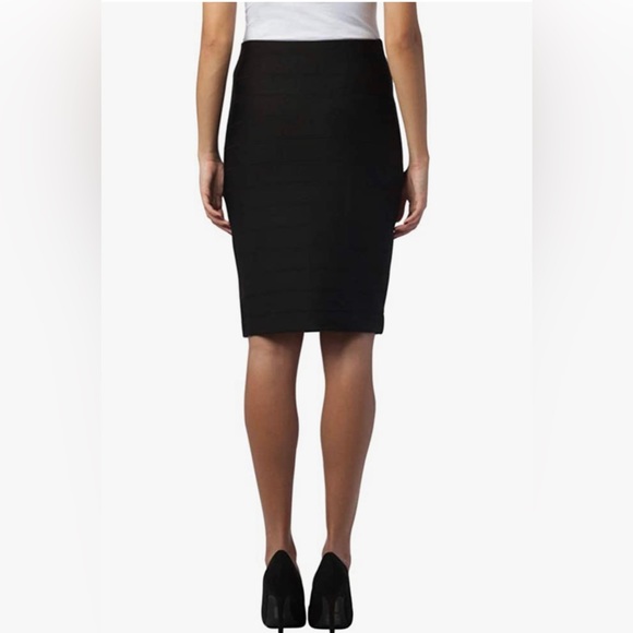 Joseph Ribkoff pencil mini skirt - Picture 3 of 9